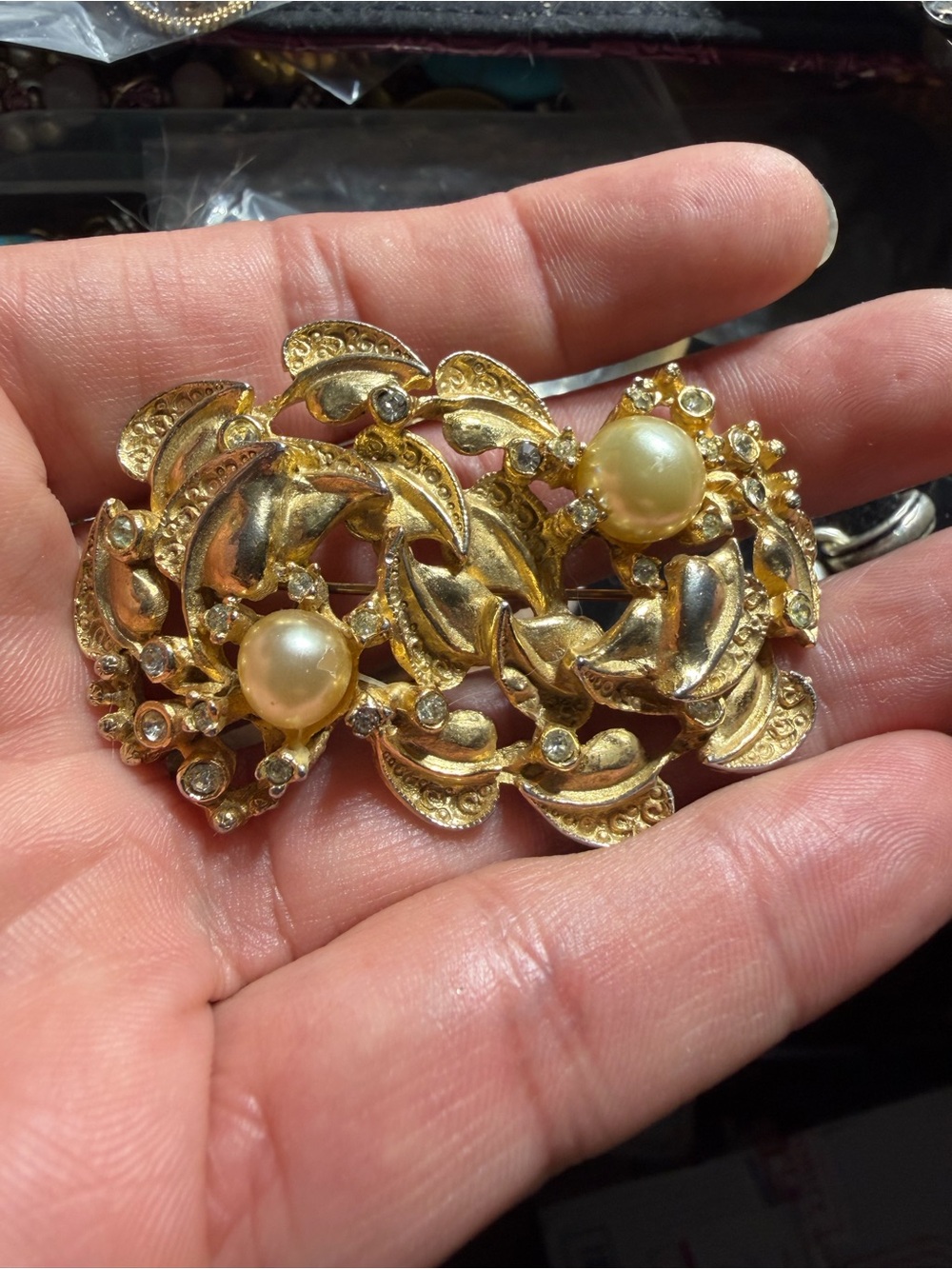 Vintage mid-century Hobé Gold Tone Rhinestones Pearl Floral Brooch